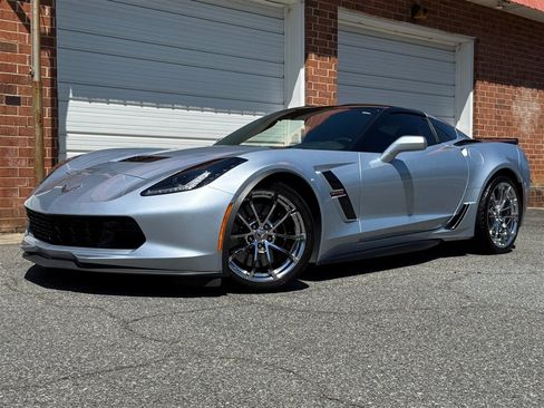 Used 2017 Chevrolet Corvette Grand Sport RWD image 2