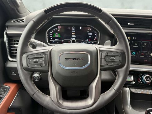 Used 2024 GMC Sierra 1500 Denali Ultimate AWD/4WD image 11