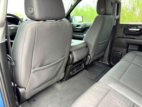 Used 2023 Chevrolet Silverado 1500 Custom image 17