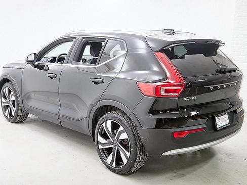 Used 2023 Volvo XC40 B5 Plus w/ Driver Assist Package image 7