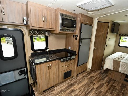 Used 2016 Mercedes-Benz Sprinter 3500 image 6