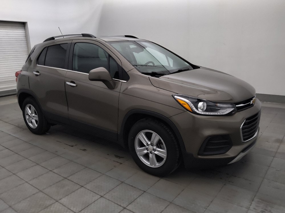 Used 2020 Chevrolet Trax LT w/ Sun & Sound Package FWD image 11