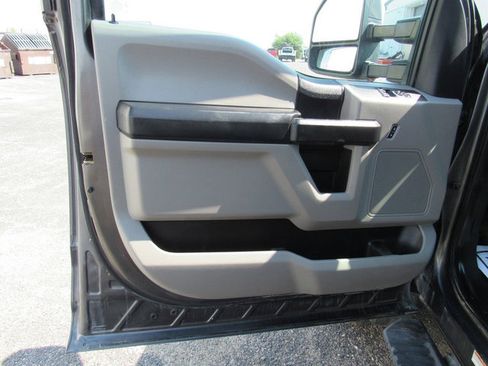 Used 2018 Ford F550 2WD Regular Cab Super Duty w/ Power Equipment Group image 23