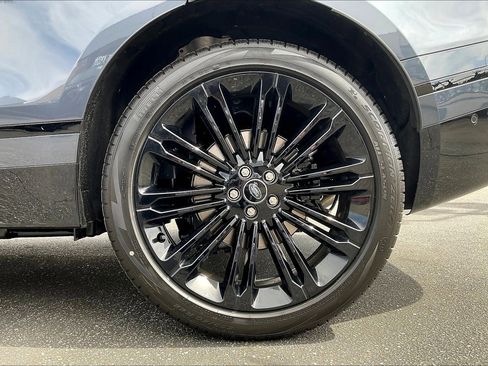 New 2026 Land Rover Range Rover Velar Dynamic SE image 17