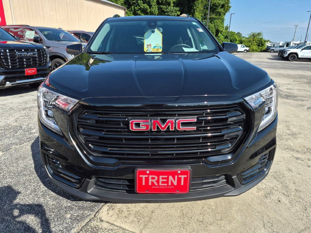 Used 2024 GMC Terrain SLE w/ Elevation Edition FWD image 6