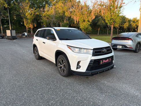 Used 2017 Toyota Highlander LE image 7
