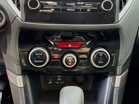 Used 2019 Subaru Forester Premium AWD/4WD image 18