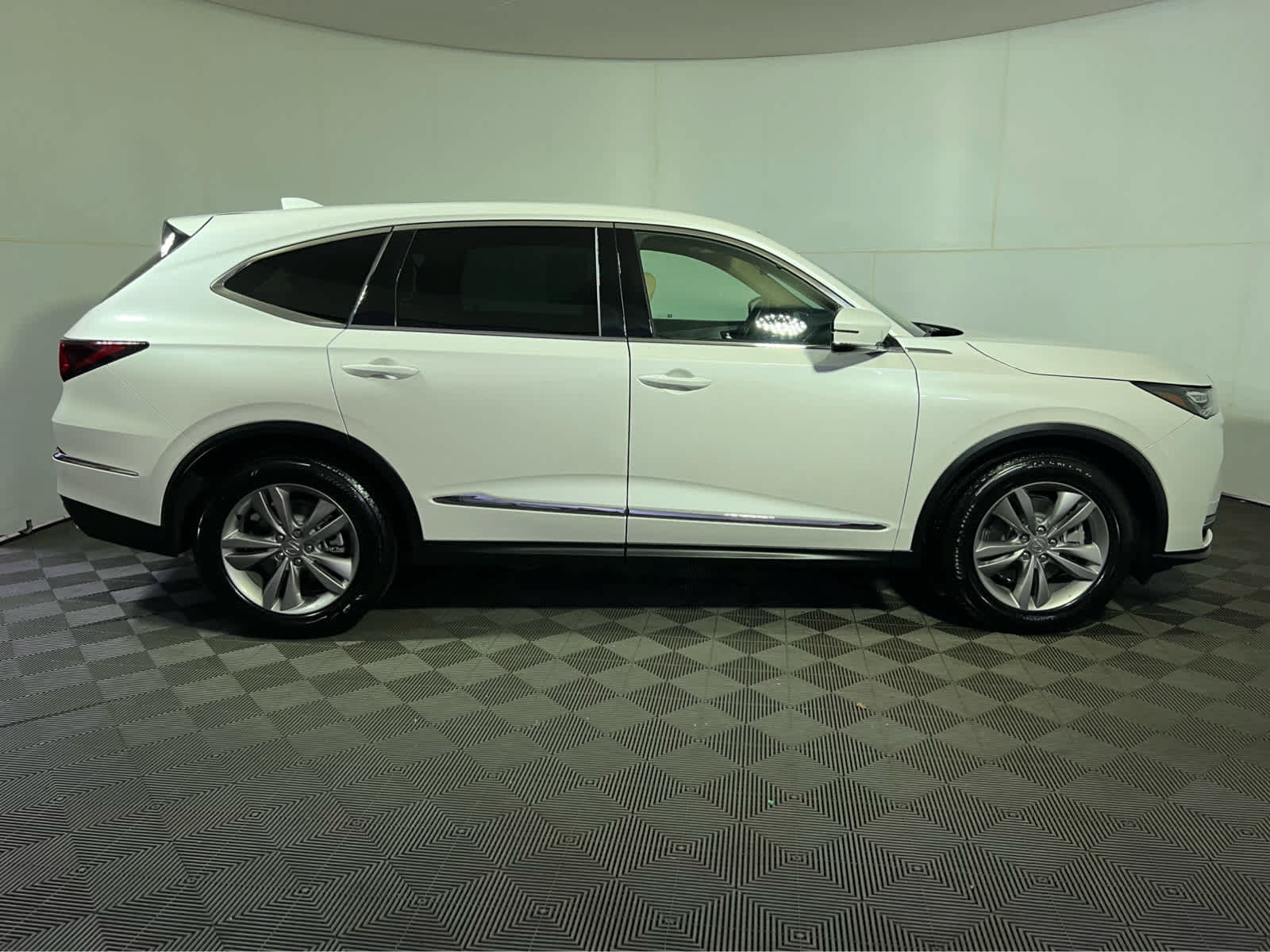 Used 2026 Acura MDX SH-AWD image 8