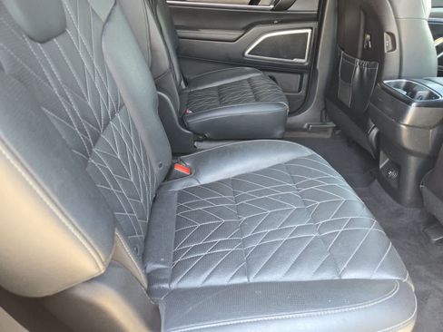 Used 2023 Kia Telluride EX X-Line AWD/4WD image 19