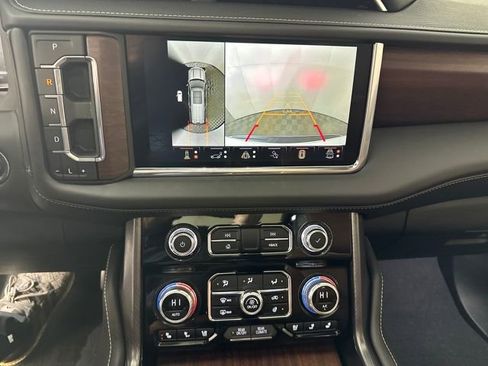 Used 2023 GMC Yukon XL Denali Ultimate image 22