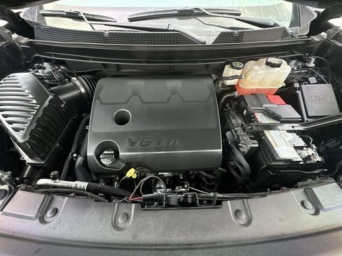 Used 2022 Chevrolet Traverse RS image 25