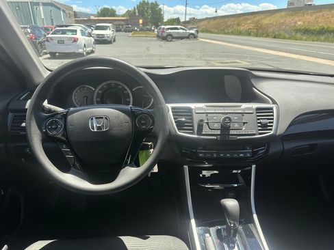Used 2017 Honda Accord LX image 7