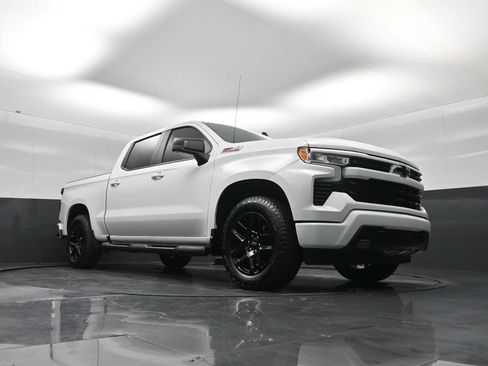 Used 2025 Chevrolet Silverado 1500 RST image 18