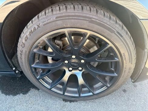 Used 2012 Chrysler 300 C Luxury Series w/ 19-Premium Speaker Group RWD image 4