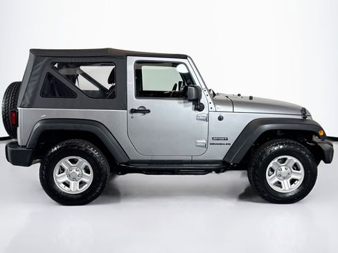 Used 2016 Jeep Wrangler Sport image 4