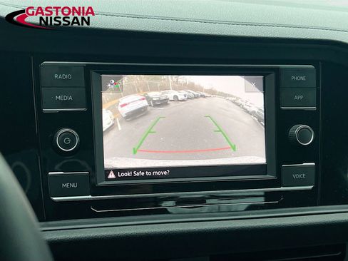 Used 2024 Volkswagen Jetta SE image 17