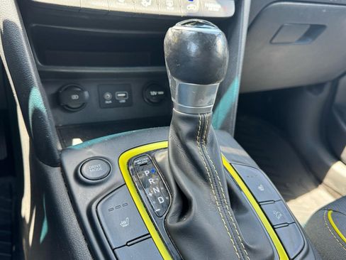 Used 2019 Hyundai Kona Limited image 23