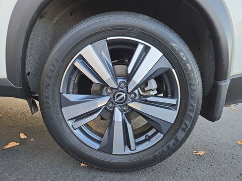 Certified 2023 Nissan Rogue SL image 12