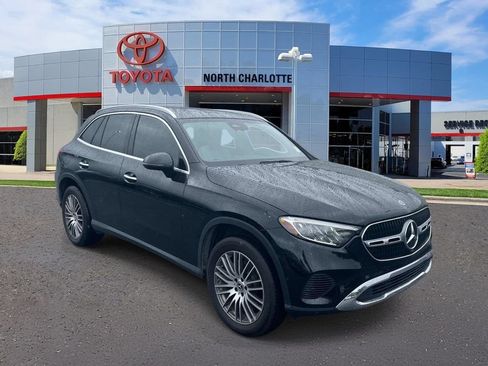 Used 2024 Mercedes-Benz GLC 300 4MATIC image 1