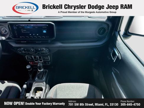 Used 2025 Jeep Wrangler Unlimited Rubicon AWD/4WD image 18