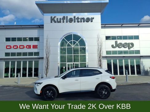 Used 2022 Buick Envision Essence w/ Technology Package II FWD image 1