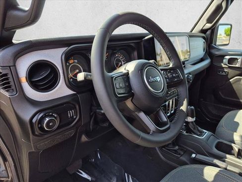 Used 2025 Jeep Wrangler Sport AWD/4WD image 10