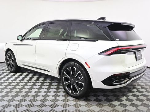 New 2026 Lincoln Nautilus Reserve AWD/4WD image 3