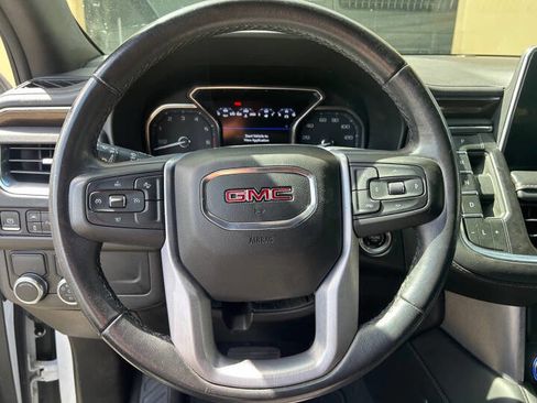 Used 2021 GMC Yukon SLE w/ Gmc Pro Safety Plus Package RWD image 10
