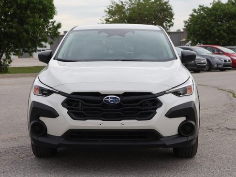 Used 2024 Subaru Crosstrek 2.0i image 2