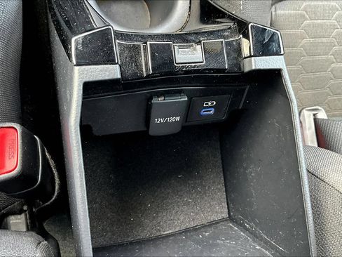 Used 2022 Toyota Corolla SE FWD image 19