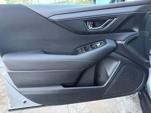 Used 2025 Subaru Outback Premium image 16