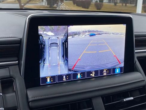 Used 2021 Chevrolet Tahoe High Country w/ Premium Package image 10