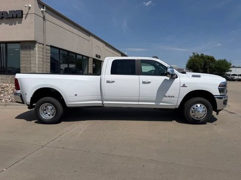 New 2026 RAM 3500 Laramie AWD/4WD image 6