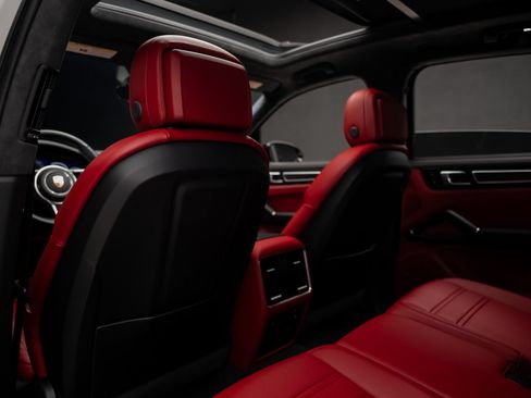 Used 2022 Porsche Cayenne GTS AWD/4WD image 72