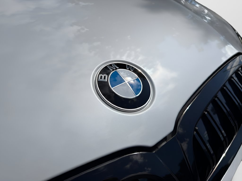 New 2026 BMW 330i Sedan w/ M Sport Package RWD image 28