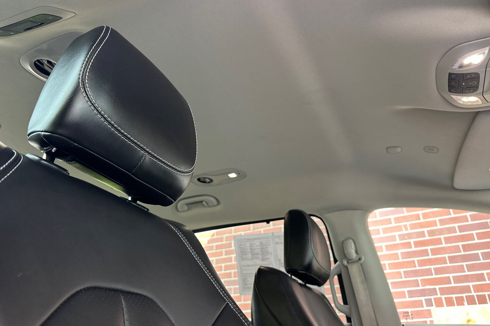 Used 2023 Chrysler Pacifica Touring-L FWD image 18