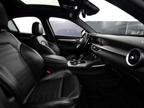 Used 2018 Alfa Romeo Stelvio Ti Sport image 43