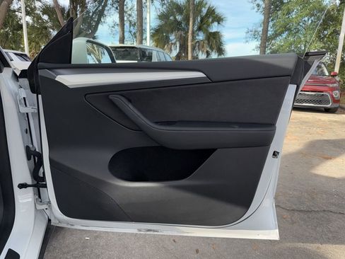 Used 2023 Tesla Model Y Long Range image 17