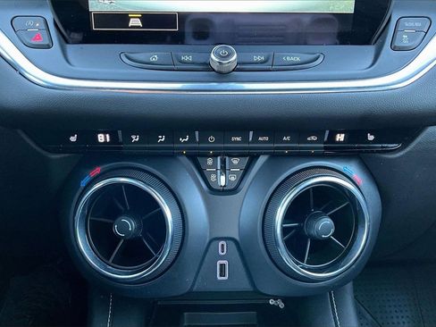 Used 2024 Chevrolet Blazer LT w/ Convenience Package image 16