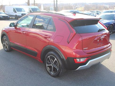 Used 2023 Kia Niro EX image 6