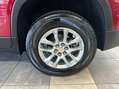 Used 2021 Chevrolet Traverse LT FWD image 8