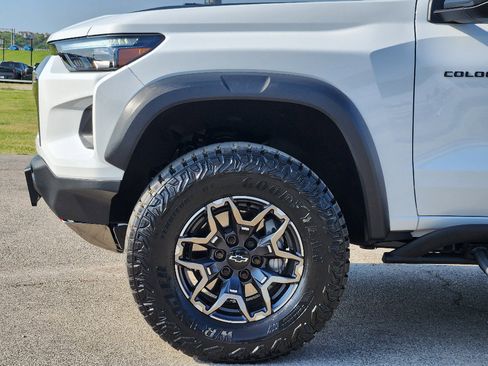 Used 2026 Chevrolet Colorado ZR2 w/ Technology Package image 9