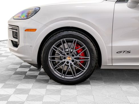 New 2026 Porsche Cayenne GTS image 37