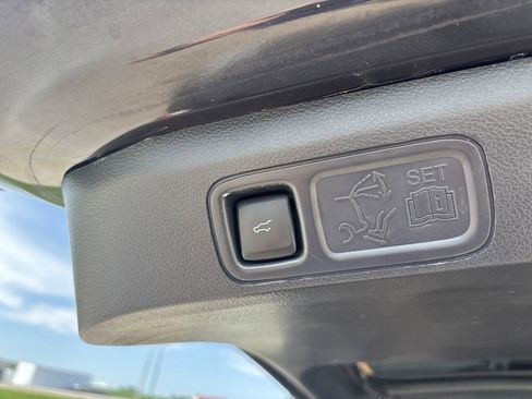 Used 2024 Ford Expedition Limited image 34