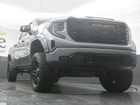 Used 2023 GMC Sierra 1500 AT4 w/ Technology Package AWD/4WD image 3