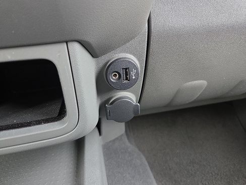 Used 2021 Nissan Frontier SV w/ SV Utility Package image 21