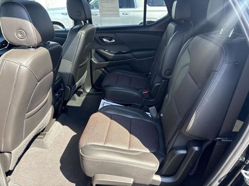 Used 2023 Chevrolet Traverse High Country AWD/4WD image 10