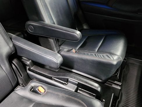 Used 2017 Toyota Highlander Limited image 21