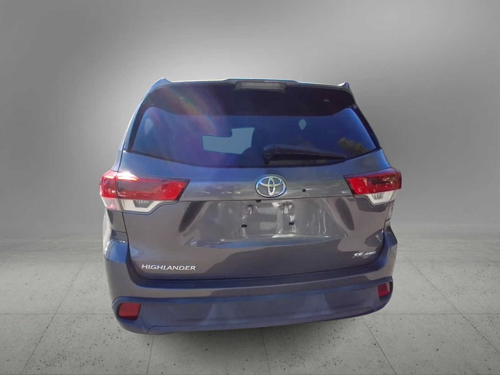 Used 2017 Toyota Highlander SE w/ Carpet Mat Package AWD/4WD image 7