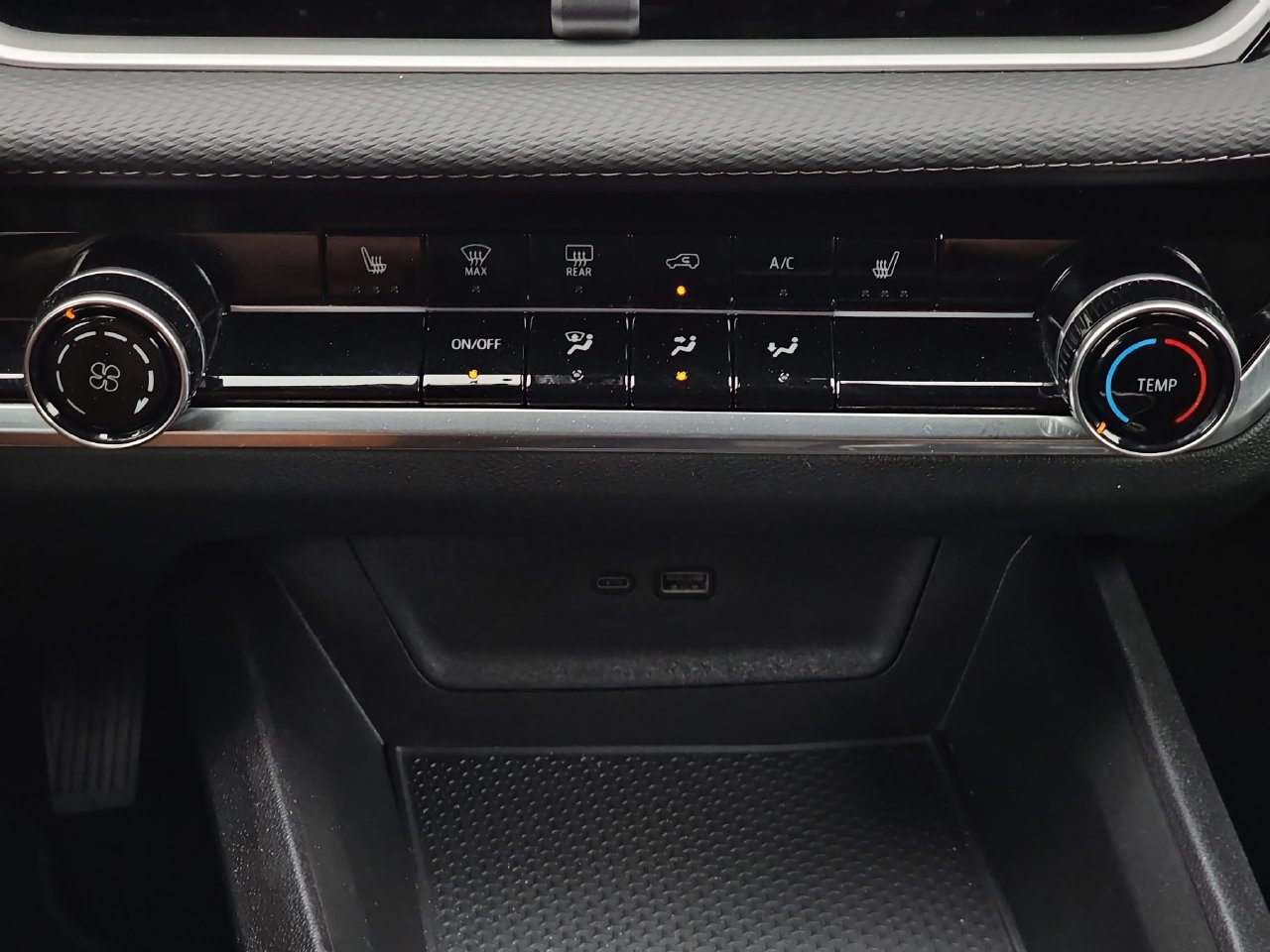 Used 2025 Chevrolet Equinox LT FWD image 26